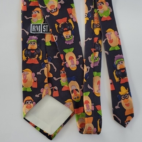 RM STYLE MR POTATO HEAD/MRS POTATO HEAD BLUE MEN'S SILK NOVELTY TIE 3.5 by 56" - Picture 7 of 8